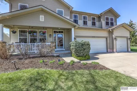 16043 Cary St, Omaha, NE 68136