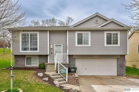 7309 Wyoming St, Omaha, NE 68122