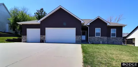855 N Poplar Dr, Arlington, NE 68002
