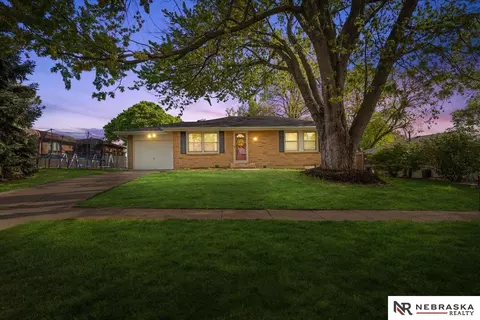 7411 Baldwin Ave, Lincoln, NE 68507