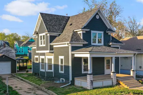 1009 5th St, Fairbury, NE 68352