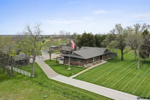 2129 H St, Fairbury, NE 68352