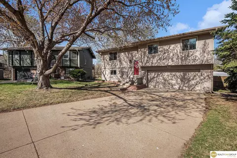 6011 N 106th Cir, Omaha, NE 68134