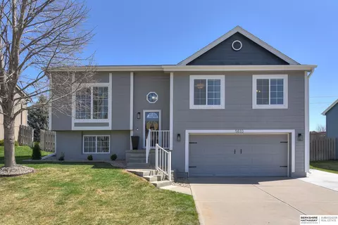 5833 S 190th Ter, Omaha, NE 68135