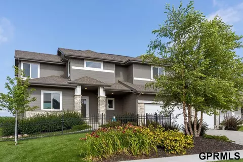 6620 S 200 Ave, Omaha, NE 68135