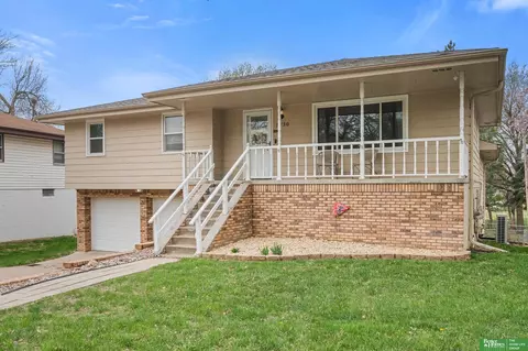 5730 S 123rd St, Omaha, NE 68137