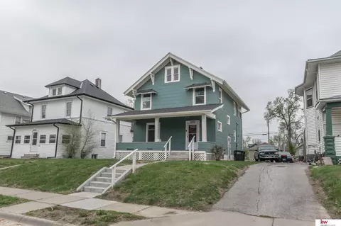 2569 Evans St, Omaha, NE 68111