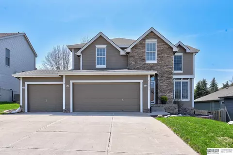 18073 Jones St, Elkhorn, NE 68022