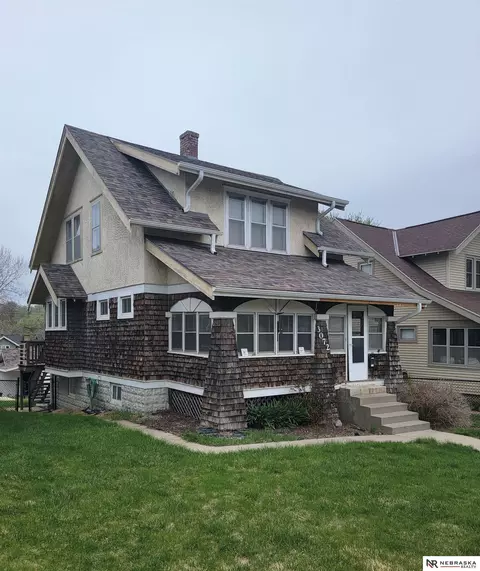 Exterior - 3072 S 33rd St, Omaha, NE 68105 photo 1 of 3