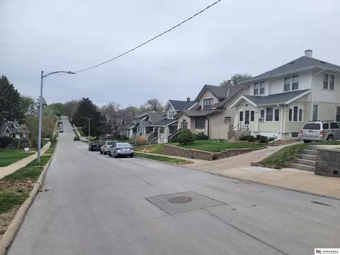 View/Area - 3072 S 33rd St, Omaha, NE 68105 photo 1 of 1