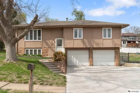4908 Bernadette Ave, Omaha, NE 68157