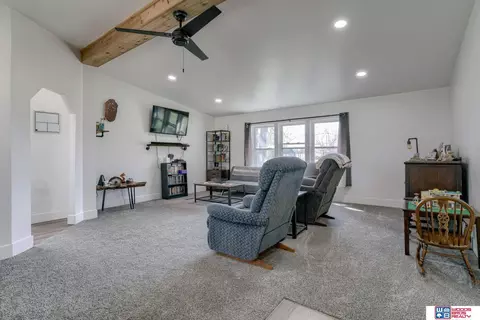 8957 E Apple Rd, Firth, NE 68358 photo 4