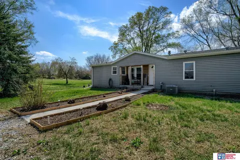 8957 E Apple Rd, Firth, NE 68358 photo 2