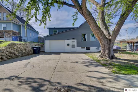 2725 Monroe St, Omaha, NE 68107