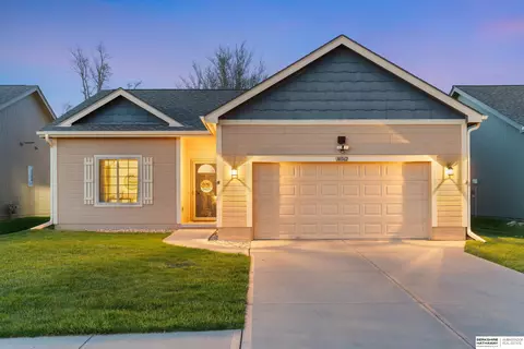 14062 Whitmore Cir, Omaha, NE 68142