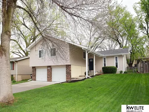 13814 Polk Cir, Omaha, NE 68137