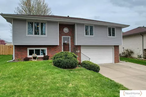 744 Glacier Trl, Lincoln, NE 68521