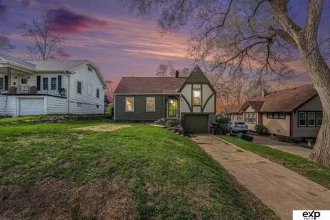 4529 Seward St, Omaha, NE 68104