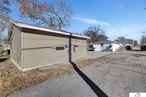 Other - 915 Lincoln St, Beatrice, NE 68310 photo 7 of 9