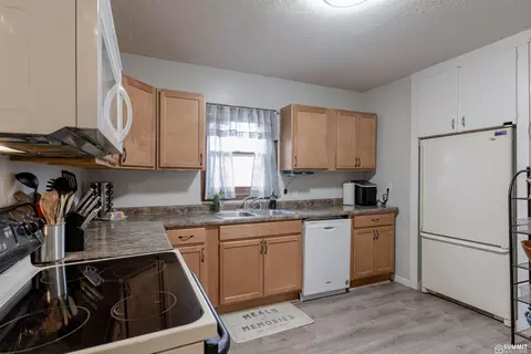 Kitchen - 809 S 4th St, Eagle, NE 68347 photo 3 of 3
