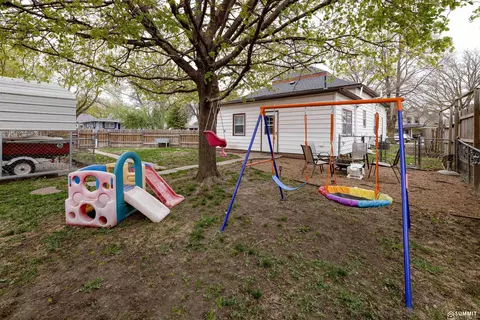 Exterior - 809 S 4th St, Eagle, NE 68347 photo 5 of 7