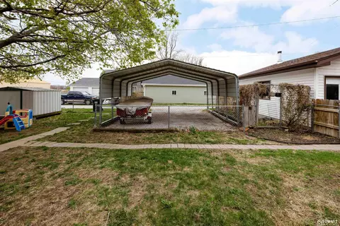 Exterior - 809 S 4th St, Eagle, NE 68347 photo 7 of 7