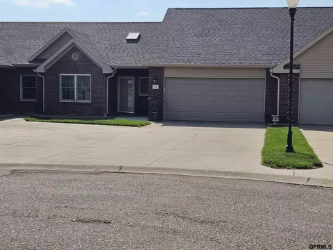 802 Clearwater St, Beatrice, NE 68310