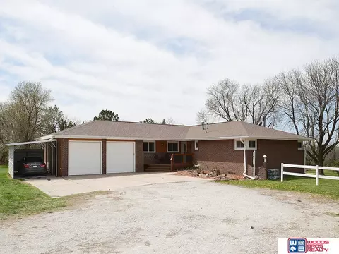 1720 S 238th St, Elmwood, NE 68349