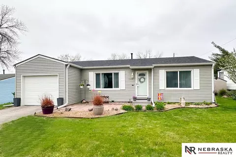 7318 S 41st Ave, Bellevue, NE 68147