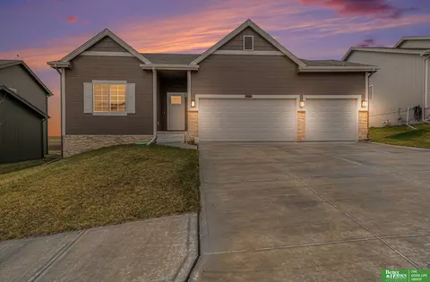 6004 N 183rd St, Elkhorn, NE 68022