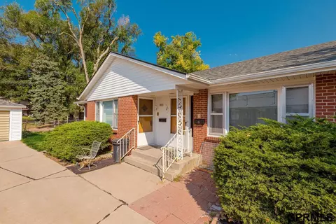 801 S 38 Street Ct, Lincoln, NE 68510