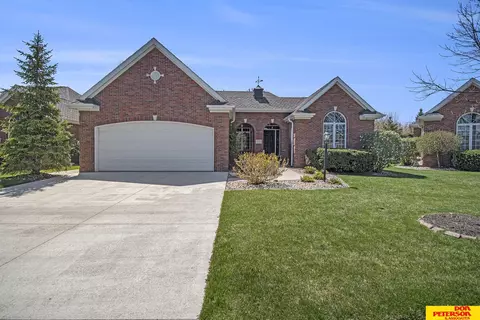 2955 Deer Run, Fremont, NE 68025