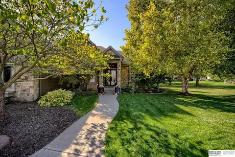 1228 Ranch View Ln, Omaha, NE 68022