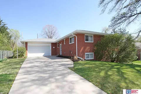 3610 Daniel Rd, Lincoln, NE 68506