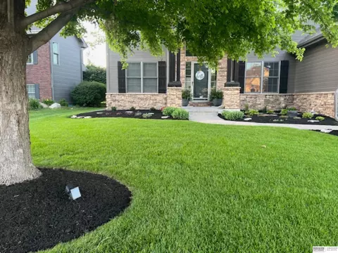 19804 Hansen Ave, Omaha, NE 68130