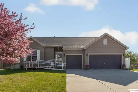 10815 S 110 St, Papillion, NE 68046