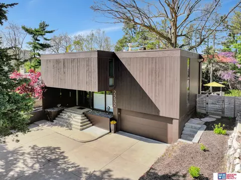 2232 Van Dorn St, Lincoln, NE 68502