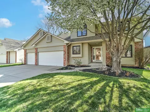 215 S 163 St, Omaha, NE 68118