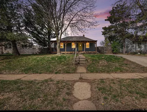 2610 Jefferson St, Bellevue, NE 68005