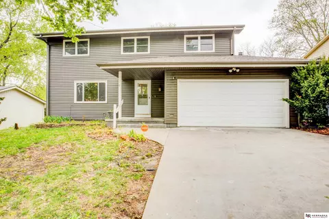 5018 Parkview Dr, Omaha, NE 68134