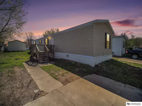 3804 NW Gum Ct, Lincoln, NE 68521