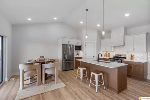 20650 Kansas Ave, Elkhorn, NE 68022