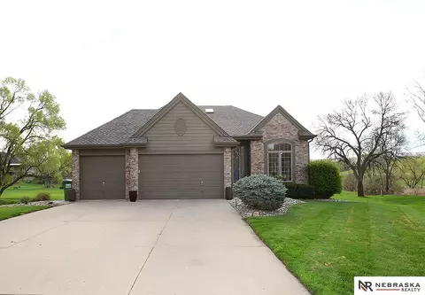 21905 Stanford Cir, Elkhorn, NE 68022