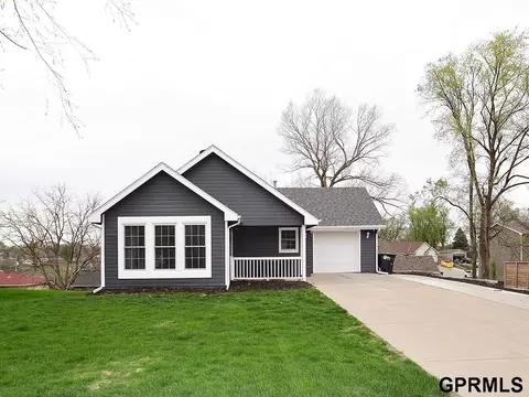 5012 Nebraska Ave, Omaha, NE 68104