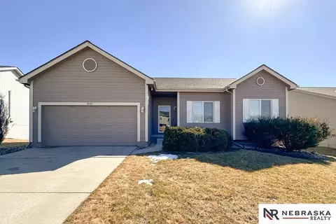 10307 S 27th St, Bellevue, NE 68123