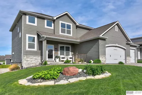 4904 N 208th Ave, Elkhorn, NE 68022