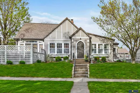 2785 S 16th St, Lincoln, NE 68502