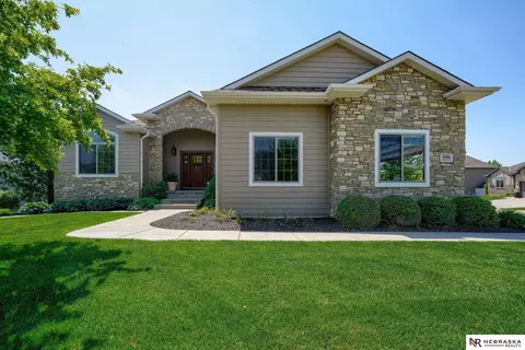 3001 Eldorado Dr, Lincoln, NE 68516
