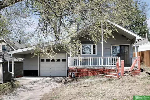 7921 Main St, Ralston, NE 68127