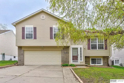 17849 Olive St, Omaha, NE 68136